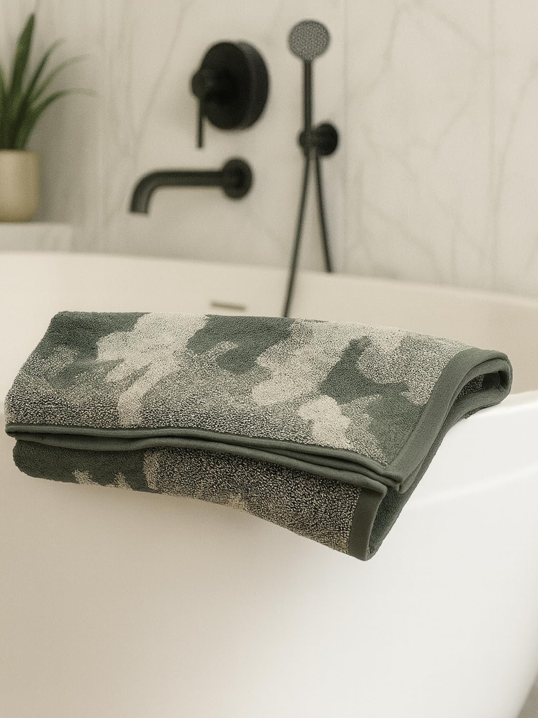 71nArKqadBL._SL1440_